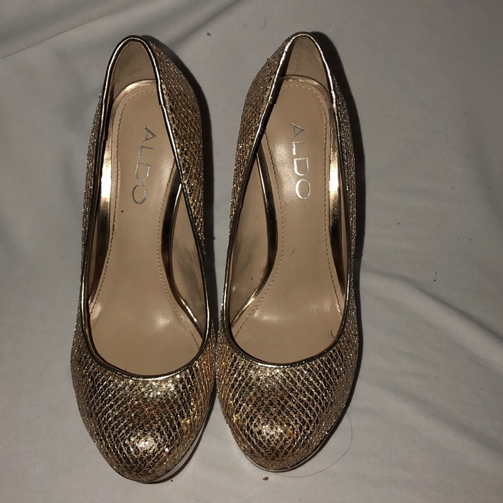Heels - Picture 3 of 4